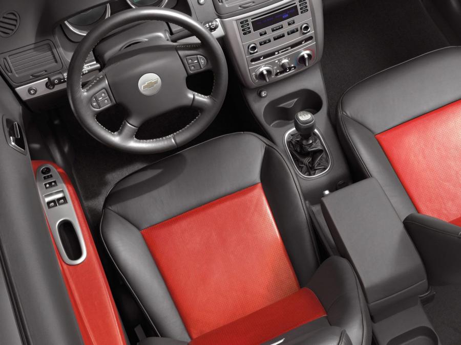  Chevrolet Cobalt SS 2005 года  (фото 11 из 19)